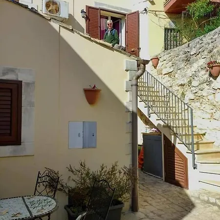 Bed & Breakfast Scicli 3* شيكلي